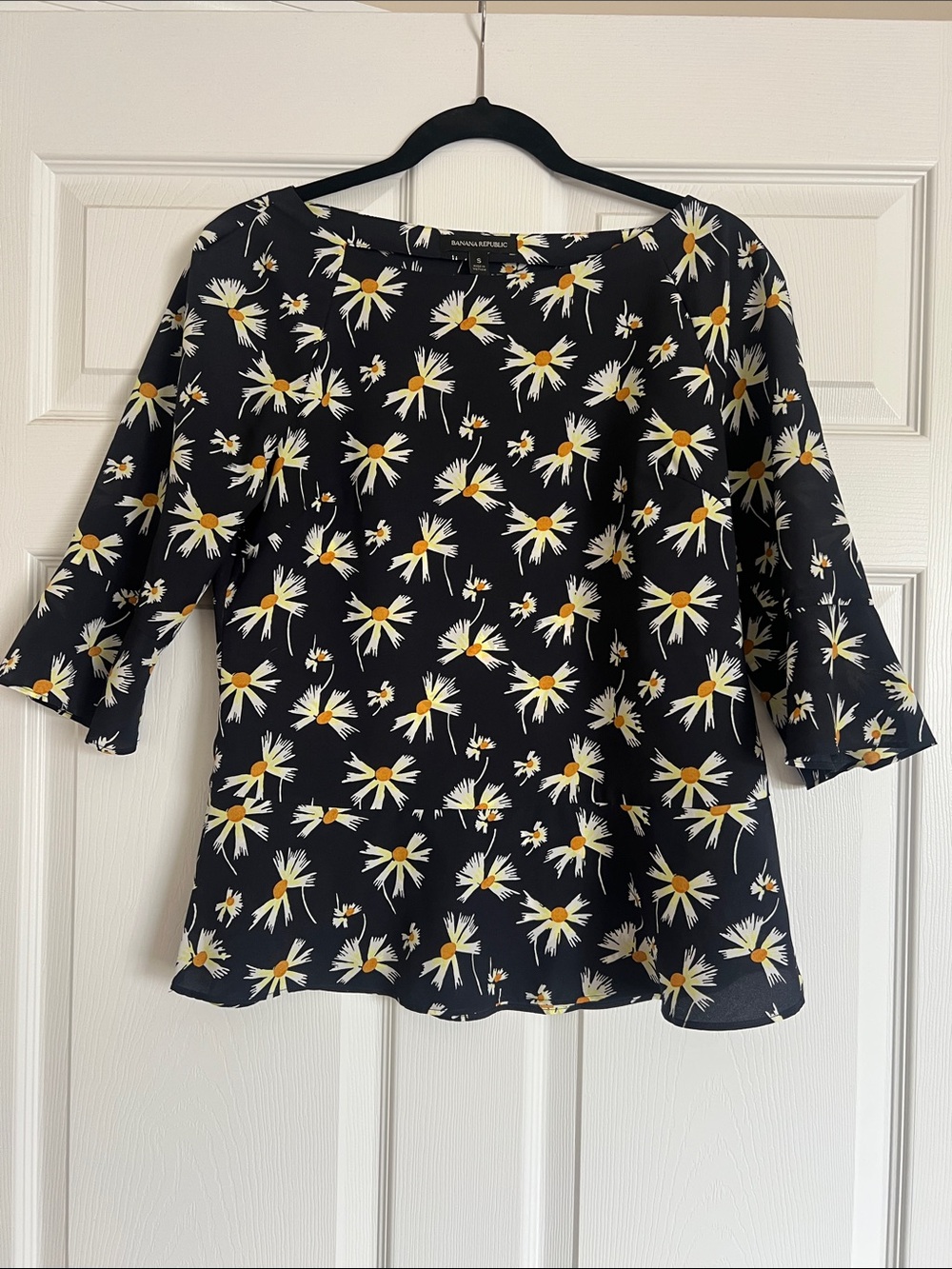 Banana Republic Navy Floral Daisy Print Blouse small